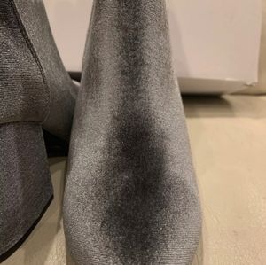 ALDO WOMEN'S SILVER/ GREY ANKLE BOOTS FAUX VELVET SZ 7